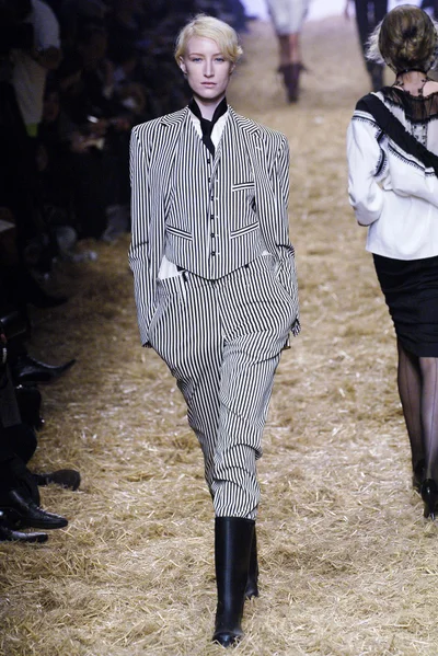 Look 12